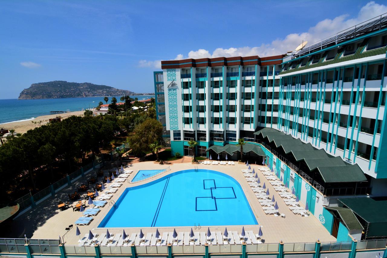 Hotel Ananas 4*